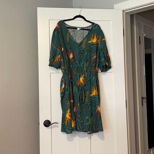 NWOT 👗 Ava & Viv Green Topical Print Dress 3x